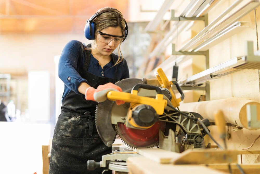 Best Circular Saw for A Woman