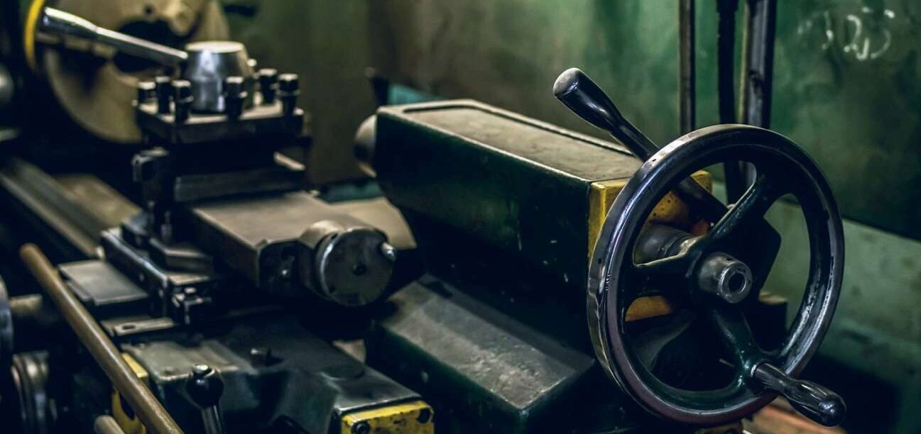 Best metal lathe under 2000: